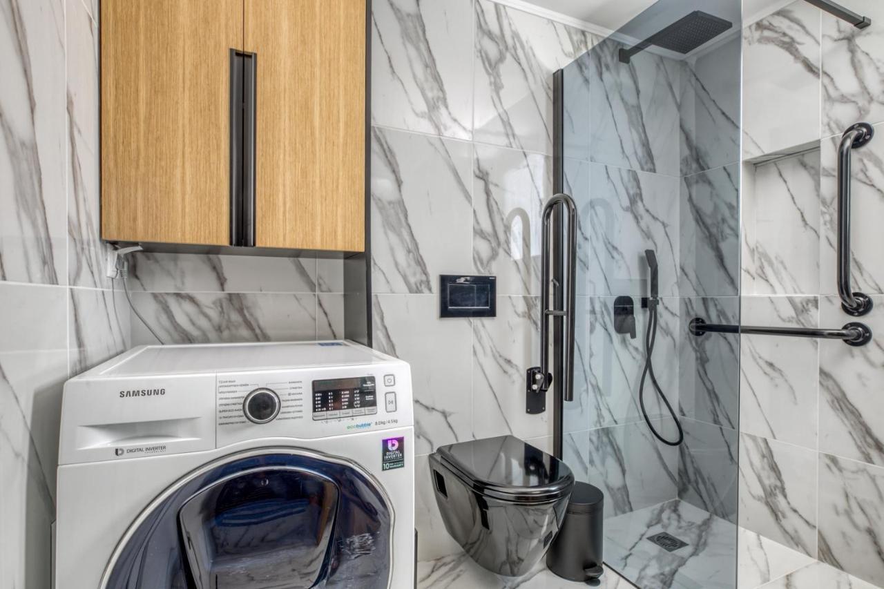 Spacious Flat With Courtyard And Private Parking! Atény Exteriér fotografie
